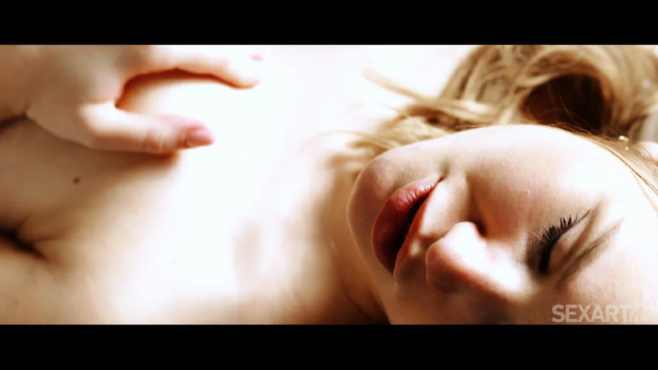 Preview of SexArt Amalia Davis Close To Me XXX